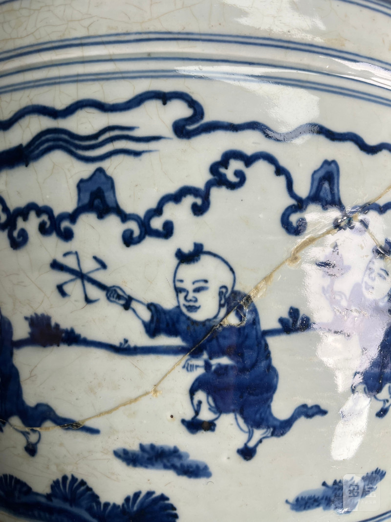 明嘉靖  青花 " 十六子闹春 " 图大缸 - 图7